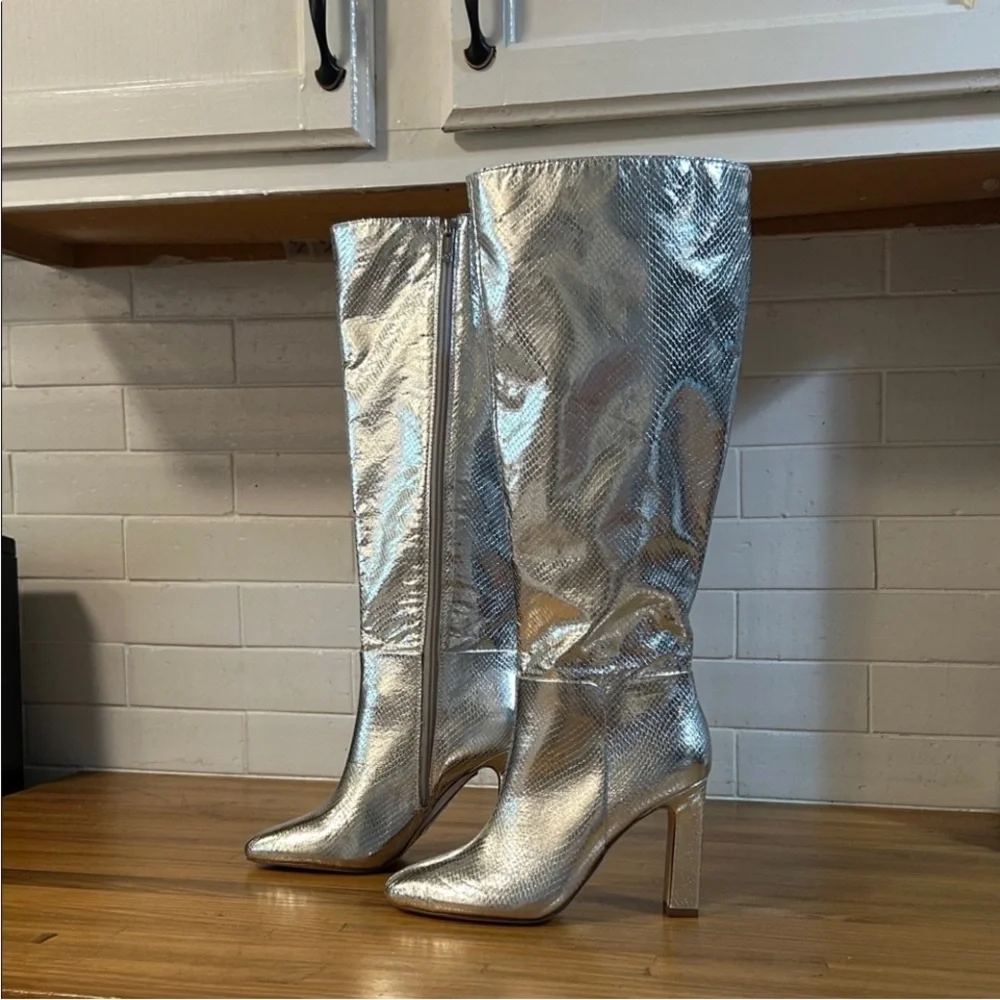 Jessica Simpson shiny metallic